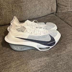 NEW Nike Alphafly 3
Women's Road Racing Shoes